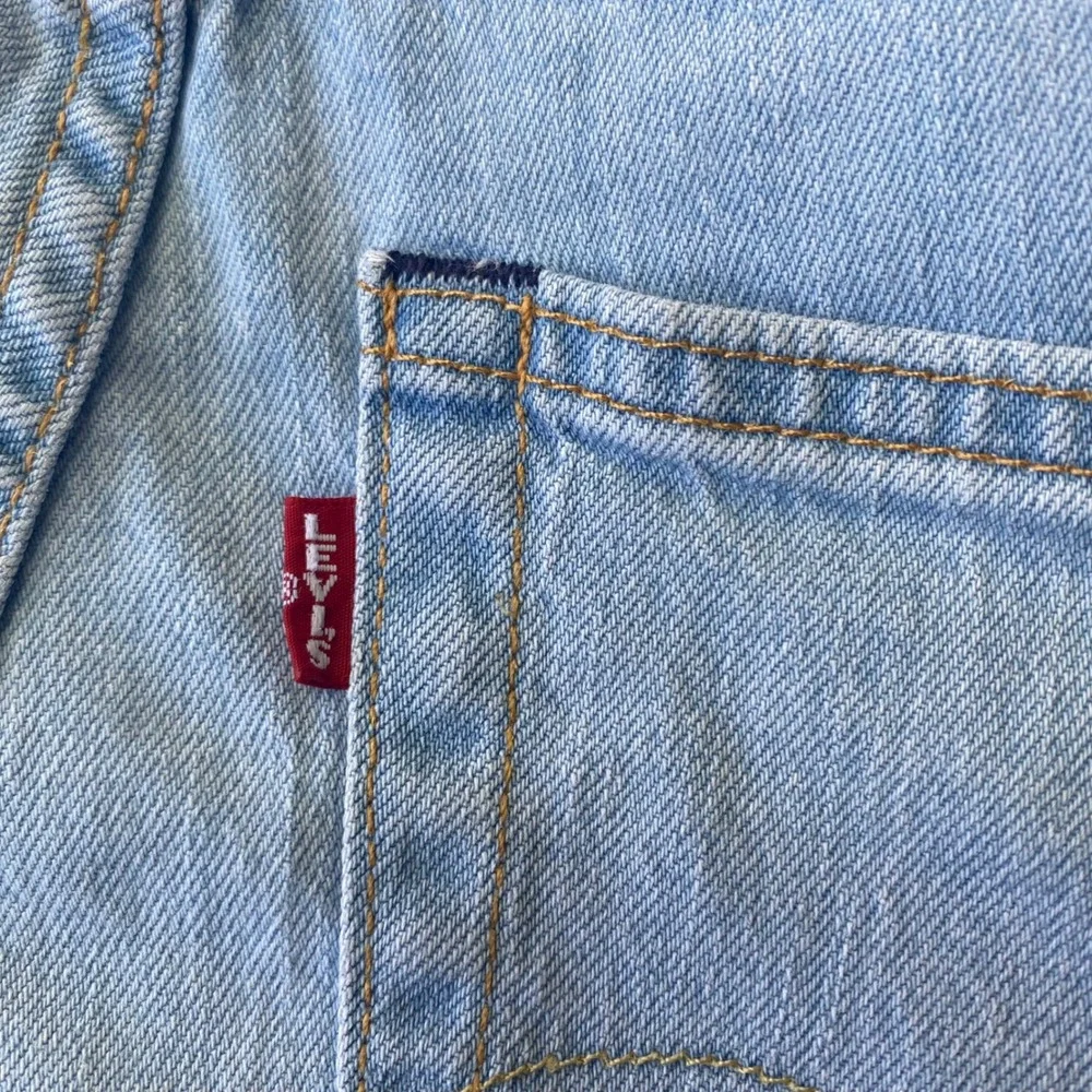 Levis Premium 511 Slim Fit Jeans Mens 30x30 Light Wash Blue Denim 04511-5038
